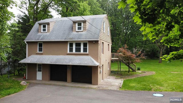 551 EWING AVE, FRANKLIN LAKES, NJ 07417, photo 2 of 20