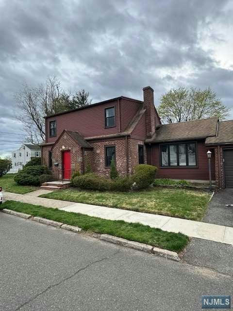 34 VIEW ST, BERGENFIELD, NJ 07621, photo 1 of 17