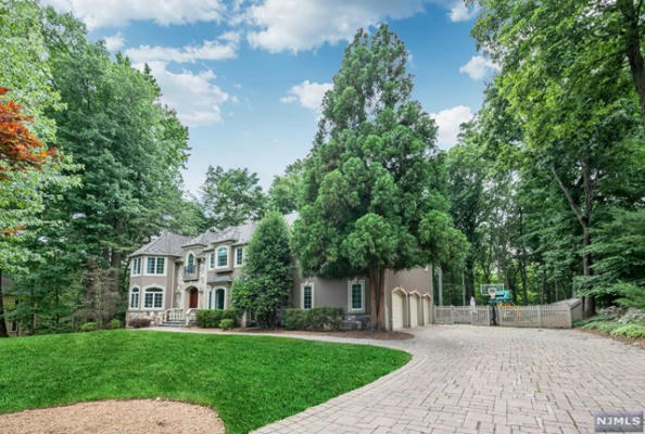 11 COBBLESTONE DR, UPPER SADDLE RIVER, NJ 07458 - Image 1